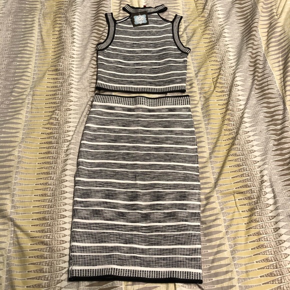 WOW couture Dresses & Skirts - NWT Cropped Sweater and Skirt Set